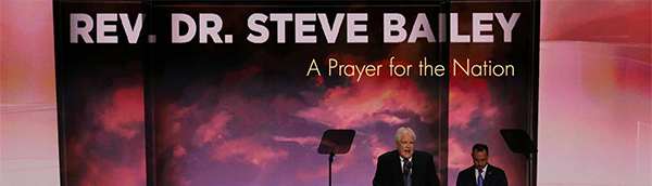 Rev. Dr. Steve Bailey giving Convocation at RNC