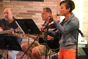 Kileigh Su Leads Worship at Heart 4 The City