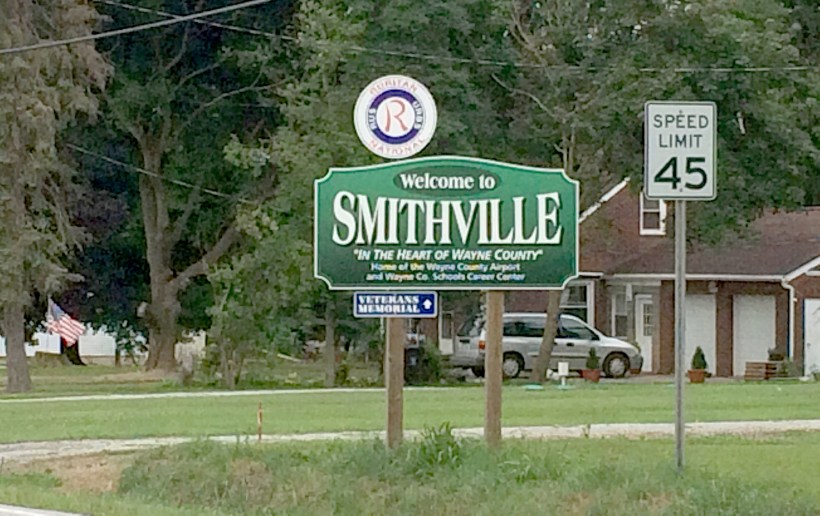 Smithville Village sign